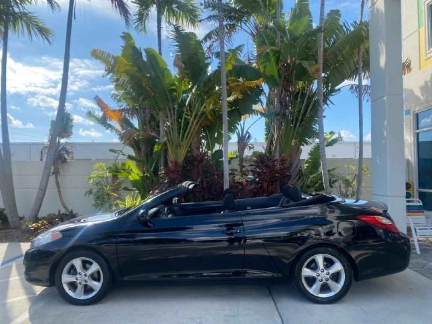2006 Black /Dark Stone Toyota Camry Solara SE V6 CONV LOW MILES 57,572 (4T1FA38P16U) with an 3.3L DOHC SMPI 24-Valve V6 Engine engine, Automatic transmission, located at 4701 North Dixie Hwy, Pompano Beach, FL, 33064, (954) 422-2889, 26.240938, -80.123474 - OUR WEBPAGE FLORIDACARS1.COM HAS OVER 100 PHOTOS AND FREE CARFAX LINK 2006 TOYOTA CAMRY SOLARA SE V6 VIN: 4T1FA38P16U086295 4 T 1 F A 3 8 P 1 6 U 0 8 6 2 9 5 CONVERTIBLE 3.3L V6 F DOHC 24V GASOLINE 29 MPG FRONT WHEEL DRIVE Features ABS Brakes Air Conditioning Alloy Wheels AM/FM Stereo Automatic Tran - Photo#4