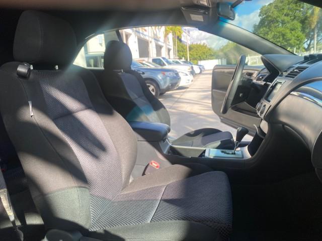 2006 Black /Dark Stone Toyota Camry Solara SE V6 CONV LOW MILES 57,572 (4T1FA38P16U) with an 3.3L DOHC SMPI 24-Valve V6 Engine engine, Automatic transmission, located at 4701 North Dixie Hwy, Pompano Beach, FL, 33064, (954) 422-2889, 26.240938, -80.123474 - OUR WEBPAGE FLORIDACARS1.COM HAS OVER 100 PHOTOS AND FREE CARFAX LINK 2006 TOYOTA CAMRY SOLARA SE V6 VIN: 4T1FA38P16U086295 4 T 1 F A 3 8 P 1 6 U 0 8 6 2 9 5 CONVERTIBLE 3.3L V6 F DOHC 24V GASOLINE 29 MPG FRONT WHEEL DRIVE Features ABS Brakes Air Conditioning Alloy Wheels AM/FM Stereo Automatic Tran - Photo#12