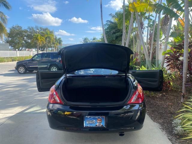 2006 Black /Dark Stone Toyota Camry Solara SE V6 CONV LOW MILES 57,572 (4T1FA38P16U) with an 3.3L DOHC SMPI 24-Valve V6 Engine engine, Automatic transmission, located at 4701 North Dixie Hwy, Pompano Beach, FL, 33064, (954) 422-2889, 26.240938, -80.123474 - OUR WEBPAGE FLORIDACARS1.COM HAS OVER 100 PHOTOS AND FREE CARFAX LINK 2006 TOYOTA CAMRY SOLARA SE V6 VIN: 4T1FA38P16U086295 4 T 1 F A 3 8 P 1 6 U 0 8 6 2 9 5 CONVERTIBLE 3.3L V6 F DOHC 24V GASOLINE 29 MPG FRONT WHEEL DRIVE Features ABS Brakes Air Conditioning Alloy Wheels AM/FM Stereo Automatic Tran - Photo#15