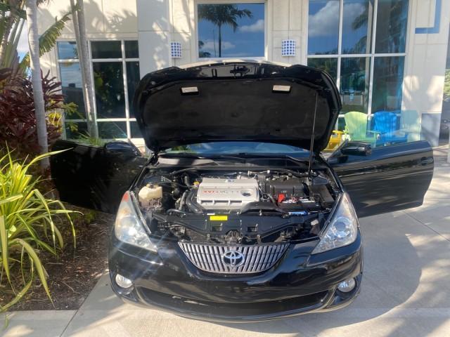 2006 Black /Dark Stone Toyota Camry Solara SE V6 CONV LOW MILES 57,572 (4T1FA38P16U) with an 3.3L DOHC SMPI 24-Valve V6 Engine engine, Automatic transmission, located at 4701 North Dixie Hwy, Pompano Beach, FL, 33064, (954) 422-2889, 26.240938, -80.123474 - OUR WEBPAGE FLORIDACARS1.COM HAS OVER 100 PHOTOS AND FREE CARFAX LINK 2006 TOYOTA CAMRY SOLARA SE V6 VIN: 4T1FA38P16U086295 4 T 1 F A 3 8 P 1 6 U 0 8 6 2 9 5 CONVERTIBLE 3.3L V6 F DOHC 24V GASOLINE 29 MPG FRONT WHEEL DRIVE Features ABS Brakes Air Conditioning Alloy Wheels AM/FM Stereo Automatic Tran - Photo#17