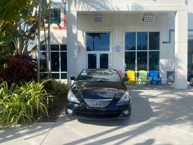 2006 Black /Dark Stone Toyota Camry Solara SE V6 CONV LOW MILES 57,572 (4T1FA38P16U) with an 3.3L DOHC SMPI 24-Valve V6 Engine engine, Automatic transmission, located at 4701 North Dixie Hwy, Pompano Beach, FL, 33064, (954) 422-2889, 26.240938, -80.123474 - OUR WEBPAGE FLORIDACARS1.COM HAS OVER 100 PHOTOS AND FREE CARFAX LINK 2006 TOYOTA CAMRY SOLARA SE V6 VIN: 4T1FA38P16U086295 4 T 1 F A 3 8 P 1 6 U 0 8 6 2 9 5 CONVERTIBLE 3.3L V6 F DOHC 24V GASOLINE 29 MPG FRONT WHEEL DRIVE Features ABS Brakes Air Conditioning Alloy Wheels AM/FM Stereo Automatic Tran - Photo#27