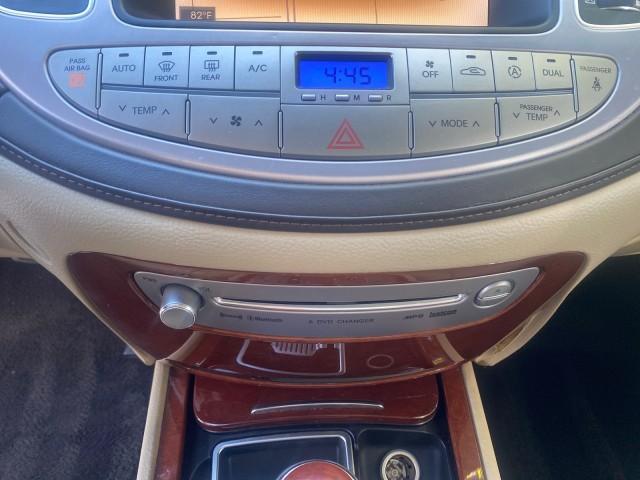 2012 White Satin Pearl /Saddle Hyundai Genesis 4.6L V8 LOW MILES PEARL WHITE (KMHGC4DF6CU) with an 4.6L DOHC MPI 32-Valve V8 Engine engine, Automatic transmission, located at 4701 North Dixie Hwy, Pompano Beach, FL, 33064, (954) 422-2889, 26.240938, -80.123474 - OUR WEBPAGE FLORIDACARS1.COM HAS OVER 100 PHOTOS AND FREE CARFAX LINK 2012 HYUNDAI GENESIS 4.6L V8 THIS CAR IS LOADED WITH EVERY OPTION POSSIBLE NEW $44,500 VIN: KMHGC4DF6CU166625 K M H G C 4 D F 6 C U 1 6 6 6 2 5 SEDAN 4 DR 4.6L V8 F DOHC 32V GASOLINE 25 MPG REAR WHEEL DRIVE Features A/C Seat(s) AB - Photo#57