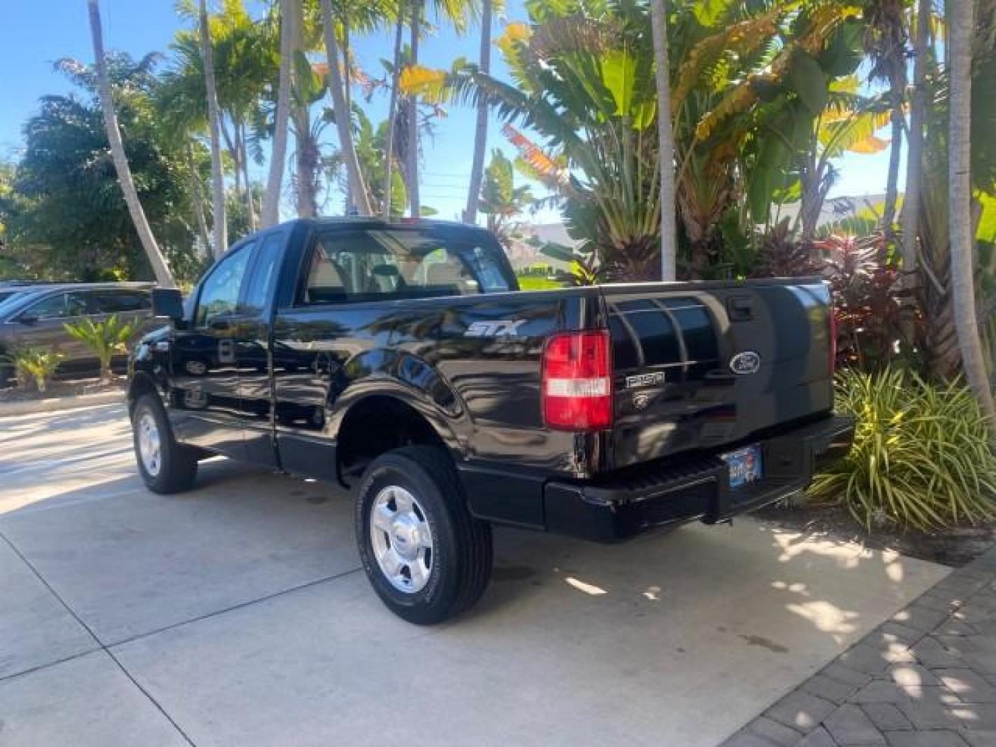 2004 Black /Flint Ford F-150 STX LOW MILES 46,755 4WD (1FTRF14W54N) with an 4.6L EFI V8 Engine engine, Automatic transmission, located at 4701 North Dixie Hwy, Pompano Beach, FL, 33064, (954) 422-2889, 26.240938, -80.123474 - OUR WEBPAGE FLORIDACARS1.COM HAS OVER 100 PHOTOS AND FREE CARFAX LINK 2004 FORD F-150 STX 4WD WE HAVE THE LOWEST MILEAGE ONE FOR SALE IN THE COUNTRY 46,755 VIN: 1FTRF14W54NB29502 1 F T R F 1 4 W 5 4 N B 2 9 5 0 2 PICKUP 4.6L V8 F SOHC 16V GASOLINE 18 MPG REAR WHEEL DRIVE W/ 4X4 Features 4WD/AWD ABS - Photo#32