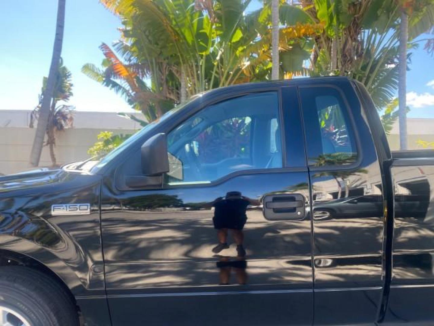 2004 Black /Flint Ford F-150 STX LOW MILES 46,755 4WD (1FTRF14W54N) with an 4.6L EFI V8 Engine engine, Automatic transmission, located at 4701 North Dixie Hwy, Pompano Beach, FL, 33064, (954) 422-2889, 26.240938, -80.123474 - OUR WEBPAGE FLORIDACARS1.COM HAS OVER 100 PHOTOS AND FREE CARFAX LINK 2004 FORD F-150 STX 4WD WE HAVE THE LOWEST MILEAGE ONE FOR SALE IN THE COUNTRY 46,755 VIN: 1FTRF14W54NB29502 1 F T R F 1 4 W 5 4 N B 2 9 5 0 2 PICKUP 4.6L V8 F SOHC 16V GASOLINE 18 MPG REAR WHEEL DRIVE W/ 4X4 Features 4WD/AWD ABS - Photo#36