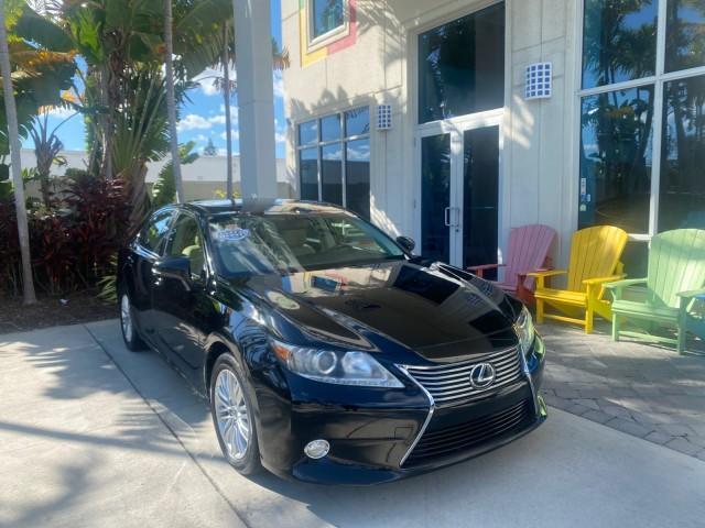 2013 Obsidian /Parchment Lexus ES 350 4dr Sdn LOW MILES 17,959 1 OWNER (JTHBK1GGXD2) with an 3.5L DOHC SFI 24-Valve V6 Engine engine, Automatic transmission, located at 4701 North Dixie Hwy, Pompano Beach, FL, 33064, (954) 422-2889, 26.240938, -80.123474 - OUR WEBPAGE FLORIDACARS1.COM HAS OVER 100 PHOTOS AND FREE CARFAX LINK 2013 LEXUS ES 350 - THIS IS THE LOWEST MILEAGE ONE IN THE COUNTRY FOR SALE 17,959 VIN: JTHBK1GGXD2003380 J T H B K 1 G G X D 2 0 0 3 3 8 0 SEDAN 4 DR 3.5L V6 F DOHC 24V GASOLINE 31 MPG FRONT WHEEL DRIVE Features A/C Seat(s) ABS Br - Photo#1