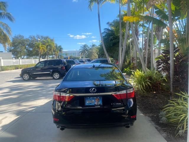 2013 Obsidian /Parchment Lexus ES 350 4dr Sdn LOW MILES 17,959 1 OWNER (JTHBK1GGXD2) with an 3.5L DOHC SFI 24-Valve V6 Engine engine, Automatic transmission, located at 4701 North Dixie Hwy, Pompano Beach, FL, 33064, (954) 422-2889, 26.240938, -80.123474 - OUR WEBPAGE FLORIDACARS1.COM HAS OVER 100 PHOTOS AND FREE CARFAX LINK 2013 LEXUS ES 350 - THIS IS THE LOWEST MILEAGE ONE IN THE COUNTRY FOR SALE 17,959 VIN: JTHBK1GGXD2003380 J T H B K 1 G G X D 2 0 0 3 3 8 0 SEDAN 4 DR 3.5L V6 F DOHC 24V GASOLINE 31 MPG FRONT WHEEL DRIVE Features A/C Seat(s) ABS Br - Photo#6