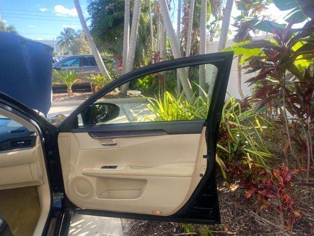 2013 Obsidian /Parchment Lexus ES 350 4dr Sdn LOW MILES 17,959 1 OWNER (JTHBK1GGXD2) with an 3.5L DOHC SFI 24-Valve V6 Engine engine, Automatic transmission, located at 4701 North Dixie Hwy, Pompano Beach, FL, 33064, (954) 422-2889, 26.240938, -80.123474 - OUR WEBPAGE FLORIDACARS1.COM HAS OVER 100 PHOTOS AND FREE CARFAX LINK 2013 LEXUS ES 350 - THIS IS THE LOWEST MILEAGE ONE IN THE COUNTRY FOR SALE 17,959 VIN: JTHBK1GGXD2003380 J T H B K 1 G G X D 2 0 0 3 3 8 0 SEDAN 4 DR 3.5L V6 F DOHC 24V GASOLINE 31 MPG FRONT WHEEL DRIVE Features A/C Seat(s) ABS Br - Photo#11