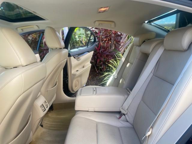 2013 Obsidian /Parchment Lexus ES 350 4dr Sdn LOW MILES 17,959 1 OWNER (JTHBK1GGXD2) with an 3.5L DOHC SFI 24-Valve V6 Engine engine, Automatic transmission, located at 4701 North Dixie Hwy, Pompano Beach, FL, 33064, (954) 422-2889, 26.240938, -80.123474 - OUR WEBPAGE FLORIDACARS1.COM HAS OVER 100 PHOTOS AND FREE CARFAX LINK 2013 LEXUS ES 350 - THIS IS THE LOWEST MILEAGE ONE IN THE COUNTRY FOR SALE 17,959 VIN: JTHBK1GGXD2003380 J T H B K 1 G G X D 2 0 0 3 3 8 0 SEDAN 4 DR 3.5L V6 F DOHC 24V GASOLINE 31 MPG FRONT WHEEL DRIVE Features A/C Seat(s) ABS Br - Photo#14