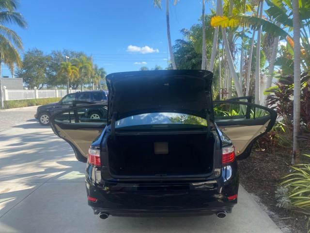 2013 Obsidian /Parchment Lexus ES 350 4dr Sdn LOW MILES 17,959 1 OWNER (JTHBK1GGXD2) with an 3.5L DOHC SFI 24-Valve V6 Engine engine, Automatic transmission, located at 4701 North Dixie Hwy, Pompano Beach, FL, 33064, (954) 422-2889, 26.240938, -80.123474 - OUR WEBPAGE FLORIDACARS1.COM HAS OVER 100 PHOTOS AND FREE CARFAX LINK 2013 LEXUS ES 350 - THIS IS THE LOWEST MILEAGE ONE IN THE COUNTRY FOR SALE 17,959 VIN: JTHBK1GGXD2003380 J T H B K 1 G G X D 2 0 0 3 3 8 0 SEDAN 4 DR 3.5L V6 F DOHC 24V GASOLINE 31 MPG FRONT WHEEL DRIVE Features A/C Seat(s) ABS Br - Photo#15