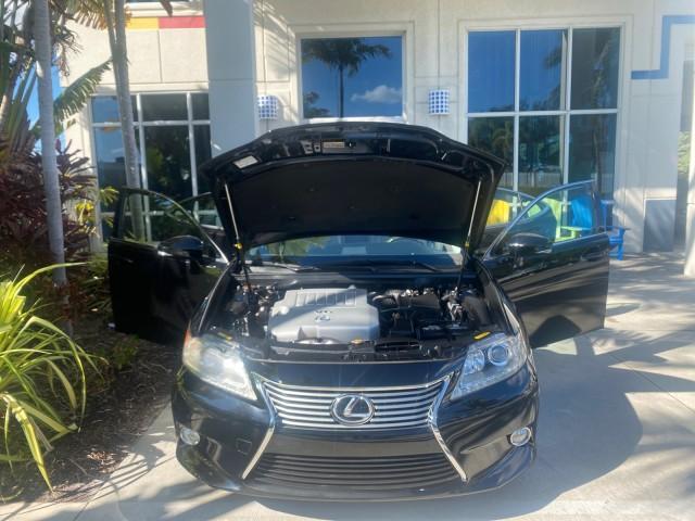 2013 Obsidian /Parchment Lexus ES 350 4dr Sdn LOW MILES 17,959 1 OWNER (JTHBK1GGXD2) with an 3.5L DOHC SFI 24-Valve V6 Engine engine, Automatic transmission, located at 4701 North Dixie Hwy, Pompano Beach, FL, 33064, (954) 422-2889, 26.240938, -80.123474 - OUR WEBPAGE FLORIDACARS1.COM HAS OVER 100 PHOTOS AND FREE CARFAX LINK 2013 LEXUS ES 350 - THIS IS THE LOWEST MILEAGE ONE IN THE COUNTRY FOR SALE 17,959 VIN: JTHBK1GGXD2003380 J T H B K 1 G G X D 2 0 0 3 3 8 0 SEDAN 4 DR 3.5L V6 F DOHC 24V GASOLINE 31 MPG FRONT WHEEL DRIVE Features A/C Seat(s) ABS Br - Photo#17