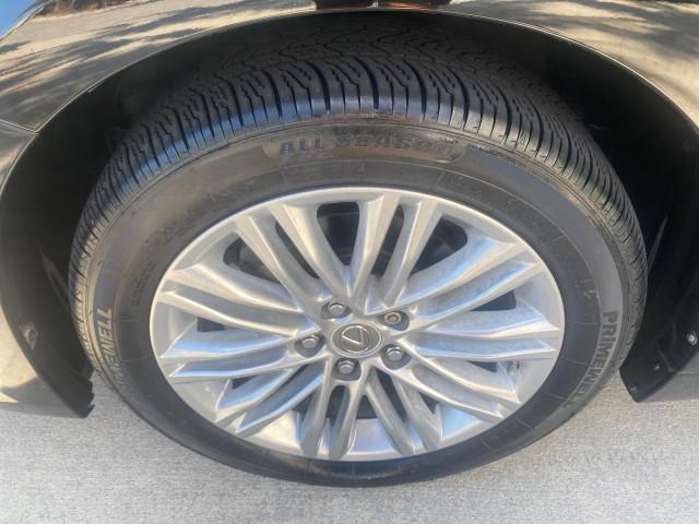 2013 Obsidian /Parchment Lexus ES 350 4dr Sdn LOW MILES 17,959 1 OWNER (JTHBK1GGXD2) with an 3.5L DOHC SFI 24-Valve V6 Engine engine, Automatic transmission, located at 4701 North Dixie Hwy, Pompano Beach, FL, 33064, (954) 422-2889, 26.240938, -80.123474 - OUR WEBPAGE FLORIDACARS1.COM HAS OVER 100 PHOTOS AND FREE CARFAX LINK 2013 LEXUS ES 350 - THIS IS THE LOWEST MILEAGE ONE IN THE COUNTRY FOR SALE 17,959 VIN: JTHBK1GGXD2003380 J T H B K 1 G G X D 2 0 0 3 3 8 0 SEDAN 4 DR 3.5L V6 F DOHC 24V GASOLINE 31 MPG FRONT WHEEL DRIVE Features A/C Seat(s) ABS Br - Photo#19