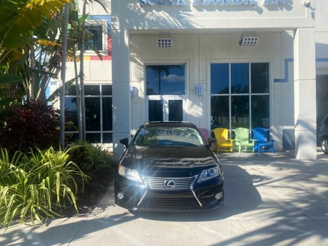 2013 Obsidian /Parchment Lexus ES 350 4dr Sdn LOW MILES 17,959 1 OWNER (JTHBK1GGXD2) with an 3.5L DOHC SFI 24-Valve V6 Engine engine, Automatic transmission, located at 4701 North Dixie Hwy, Pompano Beach, FL, 33064, (954) 422-2889, 26.240938, -80.123474 - OUR WEBPAGE FLORIDACARS1.COM HAS OVER 100 PHOTOS AND FREE CARFAX LINK 2013 LEXUS ES 350 - THIS IS THE LOWEST MILEAGE ONE IN THE COUNTRY FOR SALE 17,959 VIN: JTHBK1GGXD2003380 J T H B K 1 G G X D 2 0 0 3 3 8 0 SEDAN 4 DR 3.5L V6 F DOHC 24V GASOLINE 31 MPG FRONT WHEEL DRIVE Features A/C Seat(s) ABS Br - Photo#25