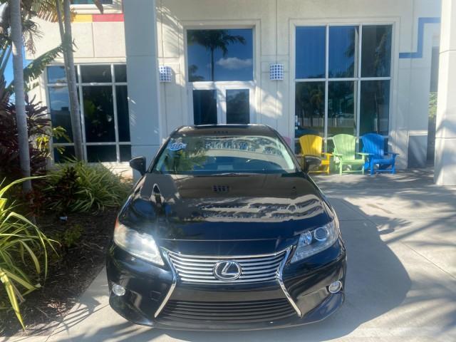 2013 Obsidian /Parchment Lexus ES 350 4dr Sdn LOW MILES 17,959 1 OWNER (JTHBK1GGXD2) with an 3.5L DOHC SFI 24-Valve V6 Engine engine, Automatic transmission, located at 4701 North Dixie Hwy, Pompano Beach, FL, 33064, (954) 422-2889, 26.240938, -80.123474 - OUR WEBPAGE FLORIDACARS1.COM HAS OVER 100 PHOTOS AND FREE CARFAX LINK 2013 LEXUS ES 350 - THIS IS THE LOWEST MILEAGE ONE IN THE COUNTRY FOR SALE 17,959 VIN: JTHBK1GGXD2003380 J T H B K 1 G G X D 2 0 0 3 3 8 0 SEDAN 4 DR 3.5L V6 F DOHC 24V GASOLINE 31 MPG FRONT WHEEL DRIVE Features A/C Seat(s) ABS Br - Photo#26