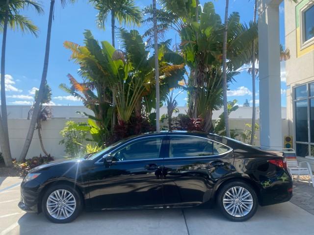 2013 Obsidian /Parchment Lexus ES 350 4dr Sdn LOW MILES 17,959 1 OWNER (JTHBK1GGXD2) with an 3.5L DOHC SFI 24-Valve V6 Engine engine, Automatic transmission, located at 4701 North Dixie Hwy, Pompano Beach, FL, 33064, (954) 422-2889, 26.240938, -80.123474 - OUR WEBPAGE FLORIDACARS1.COM HAS OVER 100 PHOTOS AND FREE CARFAX LINK 2013 LEXUS ES 350 - THIS IS THE LOWEST MILEAGE ONE IN THE COUNTRY FOR SALE 17,959 VIN: JTHBK1GGXD2003380 J T H B K 1 G G X D 2 0 0 3 3 8 0 SEDAN 4 DR 3.5L V6 F DOHC 24V GASOLINE 31 MPG FRONT WHEEL DRIVE Features A/C Seat(s) ABS Br - Photo#30