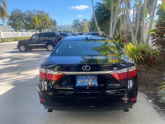 2013 Obsidian /Parchment Lexus ES 350 4dr Sdn LOW MILES 17,959 1 OWNER (JTHBK1GGXD2) with an 3.5L DOHC SFI 24-Valve V6 Engine engine, Automatic transmission, located at 4701 North Dixie Hwy, Pompano Beach, FL, 33064, (954) 422-2889, 26.240938, -80.123474 - OUR WEBPAGE FLORIDACARS1.COM HAS OVER 100 PHOTOS AND FREE CARFAX LINK 2013 LEXUS ES 350 - THIS IS THE LOWEST MILEAGE ONE IN THE COUNTRY FOR SALE 17,959 VIN: JTHBK1GGXD2003380 J T H B K 1 G G X D 2 0 0 3 3 8 0 SEDAN 4 DR 3.5L V6 F DOHC 24V GASOLINE 31 MPG FRONT WHEEL DRIVE Features A/C Seat(s) ABS Br - Photo#34