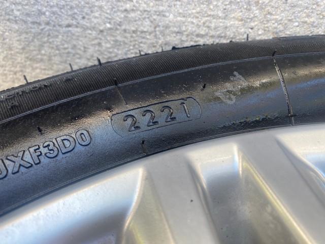 2013 Obsidian /Parchment Lexus ES 350 4dr Sdn LOW MILES 17,959 1 OWNER (JTHBK1GGXD2) with an 3.5L DOHC SFI 24-Valve V6 Engine engine, Automatic transmission, located at 4701 North Dixie Hwy, Pompano Beach, FL, 33064, (954) 422-2889, 26.240938, -80.123474 - OUR WEBPAGE FLORIDACARS1.COM HAS OVER 100 PHOTOS AND FREE CARFAX LINK 2013 LEXUS ES 350 - THIS IS THE LOWEST MILEAGE ONE IN THE COUNTRY FOR SALE 17,959 VIN: JTHBK1GGXD2003380 J T H B K 1 G G X D 2 0 0 3 3 8 0 SEDAN 4 DR 3.5L V6 F DOHC 24V GASOLINE 31 MPG FRONT WHEEL DRIVE Features A/C Seat(s) ABS Br - Photo#39