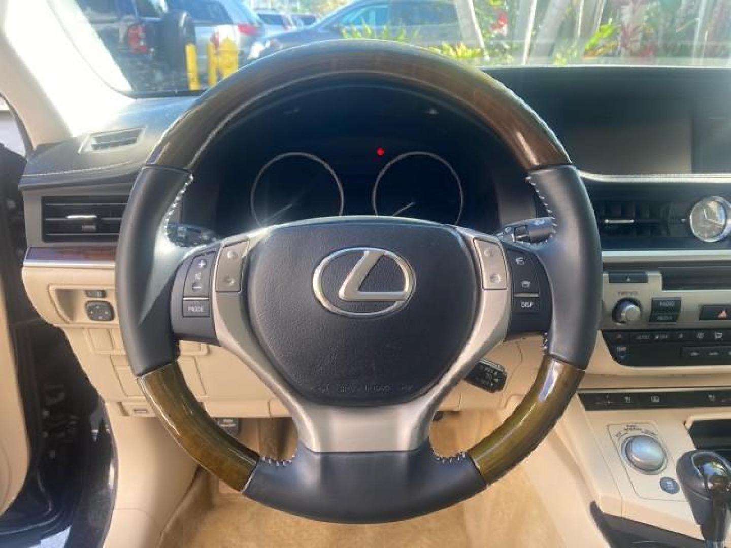 2013 Obsidian /Parchment Lexus ES 350 4dr Sdn LOW MILES 17,959 1 OWNER (JTHBK1GGXD2) with an 3.5L DOHC SFI 24-Valve V6 Engine engine, Automatic transmission, located at 4701 North Dixie Hwy, Pompano Beach, FL, 33064, (954) 422-2889, 26.240938, -80.123474 - OUR WEBPAGE FLORIDACARS1.COM HAS OVER 100 PHOTOS AND FREE CARFAX LINK 2013 LEXUS ES 350 - THIS IS THE LOWEST MILEAGE ONE IN THE COUNTRY FOR SALE 17,959 VIN: JTHBK1GGXD2003380 J T H B K 1 G G X D 2 0 0 3 3 8 0 SEDAN 4 DR 3.5L V6 F DOHC 24V GASOLINE 31 MPG FRONT WHEEL DRIVE Features A/C Seat(s) ABS Br - Photo#47
