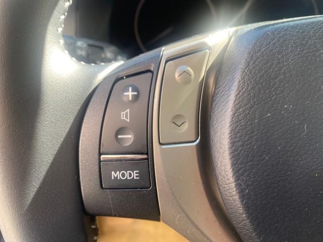 2013 Obsidian /Parchment Lexus ES 350 4dr Sdn LOW MILES 17,959 1 OWNER (JTHBK1GGXD2) with an 3.5L DOHC SFI 24-Valve V6 Engine engine, Automatic transmission, located at 4701 North Dixie Hwy, Pompano Beach, FL, 33064, (954) 422-2889, 26.240938, -80.123474 - OUR WEBPAGE FLORIDACARS1.COM HAS OVER 100 PHOTOS AND FREE CARFAX LINK 2013 LEXUS ES 350 - THIS IS THE LOWEST MILEAGE ONE IN THE COUNTRY FOR SALE 17,959 VIN: JTHBK1GGXD2003380 J T H B K 1 G G X D 2 0 0 3 3 8 0 SEDAN 4 DR 3.5L V6 F DOHC 24V GASOLINE 31 MPG FRONT WHEEL DRIVE Features A/C Seat(s) ABS Br - Photo#48