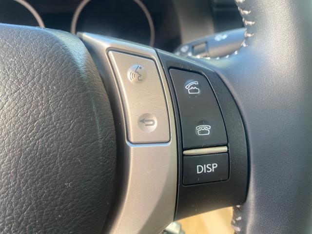 2013 Obsidian /Parchment Lexus ES 350 4dr Sdn LOW MILES 17,959 1 OWNER (JTHBK1GGXD2) with an 3.5L DOHC SFI 24-Valve V6 Engine engine, Automatic transmission, located at 4701 North Dixie Hwy, Pompano Beach, FL, 33064, (954) 422-2889, 26.240938, -80.123474 - OUR WEBPAGE FLORIDACARS1.COM HAS OVER 100 PHOTOS AND FREE CARFAX LINK 2013 LEXUS ES 350 - THIS IS THE LOWEST MILEAGE ONE IN THE COUNTRY FOR SALE 17,959 VIN: JTHBK1GGXD2003380 J T H B K 1 G G X D 2 0 0 3 3 8 0 SEDAN 4 DR 3.5L V6 F DOHC 24V GASOLINE 31 MPG FRONT WHEEL DRIVE Features A/C Seat(s) ABS Br - Photo#49