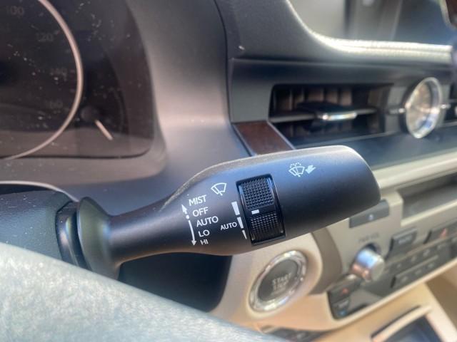 2013 Obsidian /Parchment Lexus ES 350 4dr Sdn LOW MILES 17,959 1 OWNER (JTHBK1GGXD2) with an 3.5L DOHC SFI 24-Valve V6 Engine engine, Automatic transmission, located at 4701 North Dixie Hwy, Pompano Beach, FL, 33064, (954) 422-2889, 26.240938, -80.123474 - OUR WEBPAGE FLORIDACARS1.COM HAS OVER 100 PHOTOS AND FREE CARFAX LINK 2013 LEXUS ES 350 - THIS IS THE LOWEST MILEAGE ONE IN THE COUNTRY FOR SALE 17,959 VIN: JTHBK1GGXD2003380 J T H B K 1 G G X D 2 0 0 3 3 8 0 SEDAN 4 DR 3.5L V6 F DOHC 24V GASOLINE 31 MPG FRONT WHEEL DRIVE Features A/C Seat(s) ABS Br - Photo#53