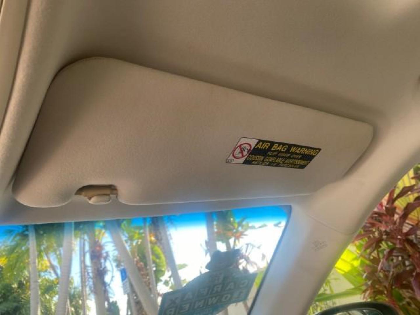 2013 Obsidian /Parchment Lexus ES 350 4dr Sdn LOW MILES 17,959 1 OWNER (JTHBK1GGXD2) with an 3.5L DOHC SFI 24-Valve V6 Engine engine, Automatic transmission, located at 4701 North Dixie Hwy, Pompano Beach, FL, 33064, (954) 422-2889, 26.240938, -80.123474 - OUR WEBPAGE FLORIDACARS1.COM HAS OVER 100 PHOTOS AND FREE CARFAX LINK 2013 LEXUS ES 350 - THIS IS THE LOWEST MILEAGE ONE IN THE COUNTRY FOR SALE 17,959 VIN: JTHBK1GGXD2003380 J T H B K 1 G G X D 2 0 0 3 3 8 0 SEDAN 4 DR 3.5L V6 F DOHC 24V GASOLINE 31 MPG FRONT WHEEL DRIVE Features A/C Seat(s) ABS Br - Photo#71