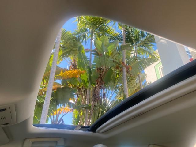 2013 Obsidian /Parchment Lexus ES 350 4dr Sdn LOW MILES 17,959 1 OWNER (JTHBK1GGXD2) with an 3.5L DOHC SFI 24-Valve V6 Engine engine, Automatic transmission, located at 4701 North Dixie Hwy, Pompano Beach, FL, 33064, (954) 422-2889, 26.240938, -80.123474 - OUR WEBPAGE FLORIDACARS1.COM HAS OVER 100 PHOTOS AND FREE CARFAX LINK 2013 LEXUS ES 350 - THIS IS THE LOWEST MILEAGE ONE IN THE COUNTRY FOR SALE 17,959 VIN: JTHBK1GGXD2003380 J T H B K 1 G G X D 2 0 0 3 3 8 0 SEDAN 4 DR 3.5L V6 F DOHC 24V GASOLINE 31 MPG FRONT WHEEL DRIVE Features A/C Seat(s) ABS Br - Photo#75