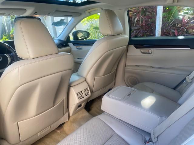 2013 Obsidian /Parchment Lexus ES 350 4dr Sdn LOW MILES 17,959 1 OWNER (JTHBK1GGXD2) with an 3.5L DOHC SFI 24-Valve V6 Engine engine, Automatic transmission, located at 4701 North Dixie Hwy, Pompano Beach, FL, 33064, (954) 422-2889, 26.240938, -80.123474 - OUR WEBPAGE FLORIDACARS1.COM HAS OVER 100 PHOTOS AND FREE CARFAX LINK 2013 LEXUS ES 350 - THIS IS THE LOWEST MILEAGE ONE IN THE COUNTRY FOR SALE 17,959 VIN: JTHBK1GGXD2003380 J T H B K 1 G G X D 2 0 0 3 3 8 0 SEDAN 4 DR 3.5L V6 F DOHC 24V GASOLINE 31 MPG FRONT WHEEL DRIVE Features A/C Seat(s) ABS Br - Photo#83