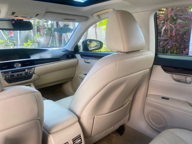 2013 Obsidian /Parchment Lexus ES 350 4dr Sdn LOW MILES 17,959 1 OWNER (JTHBK1GGXD2) with an 3.5L DOHC SFI 24-Valve V6 Engine engine, Automatic transmission, located at 4701 North Dixie Hwy, Pompano Beach, FL, 33064, (954) 422-2889, 26.240938, -80.123474 - OUR WEBPAGE FLORIDACARS1.COM HAS OVER 100 PHOTOS AND FREE CARFAX LINK 2013 LEXUS ES 350 - THIS IS THE LOWEST MILEAGE ONE IN THE COUNTRY FOR SALE 17,959 VIN: JTHBK1GGXD2003380 J T H B K 1 G G X D 2 0 0 3 3 8 0 SEDAN 4 DR 3.5L V6 F DOHC 24V GASOLINE 31 MPG FRONT WHEEL DRIVE Features A/C Seat(s) ABS Br - Photo#89