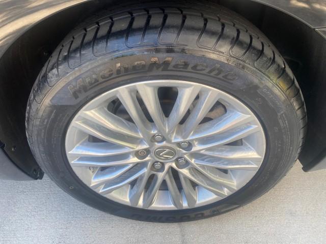 2013 Obsidian /Parchment Lexus ES 350 4dr Sdn LOW MILES 17,959 1 OWNER (JTHBK1GGXD2) with an 3.5L DOHC SFI 24-Valve V6 Engine engine, Automatic transmission, located at 4701 North Dixie Hwy, Pompano Beach, FL, 33064, (954) 422-2889, 26.240938, -80.123474 - OUR WEBPAGE FLORIDACARS1.COM HAS OVER 100 PHOTOS AND FREE CARFAX LINK 2013 LEXUS ES 350 - THIS IS THE LOWEST MILEAGE ONE IN THE COUNTRY FOR SALE 17,959 VIN: JTHBK1GGXD2003380 J T H B K 1 G G X D 2 0 0 3 3 8 0 SEDAN 4 DR 3.5L V6 F DOHC 24V GASOLINE 31 MPG FRONT WHEEL DRIVE Features A/C Seat(s) ABS Br - Photo#91