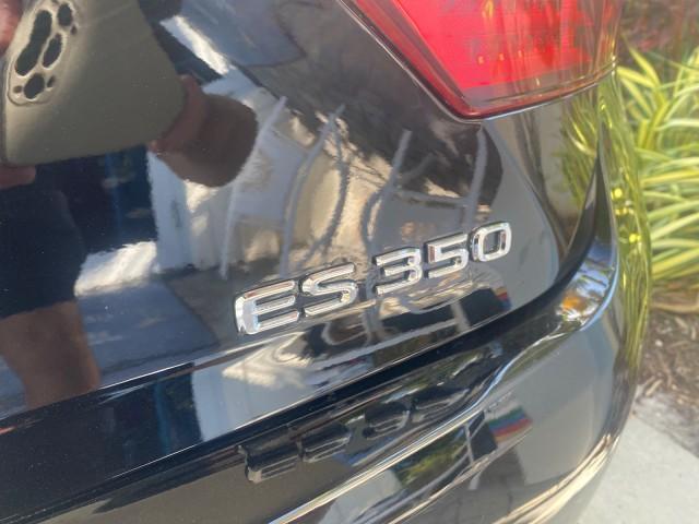 2013 Obsidian /Parchment Lexus ES 350 4dr Sdn LOW MILES 17,959 1 OWNER (JTHBK1GGXD2) with an 3.5L DOHC SFI 24-Valve V6 Engine engine, Automatic transmission, located at 4701 North Dixie Hwy, Pompano Beach, FL, 33064, (954) 422-2889, 26.240938, -80.123474 - OUR WEBPAGE FLORIDACARS1.COM HAS OVER 100 PHOTOS AND FREE CARFAX LINK 2013 LEXUS ES 350 - THIS IS THE LOWEST MILEAGE ONE IN THE COUNTRY FOR SALE 17,959 VIN: JTHBK1GGXD2003380 J T H B K 1 G G X D 2 0 0 3 3 8 0 SEDAN 4 DR 3.5L V6 F DOHC 24V GASOLINE 31 MPG FRONT WHEEL DRIVE Features A/C Seat(s) ABS Br - Photo#97