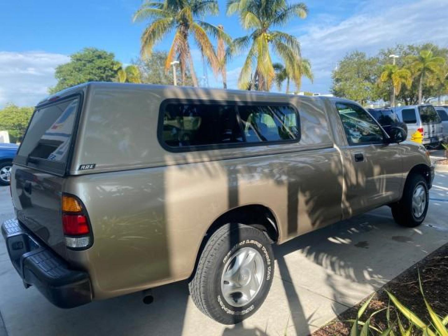 2001 Desert Sand Metallic /Oak Toyota Tundra LOW MILES 65,445 1 OWNER (5TBJN32151S) with an 3.4L DOHC EFI 24-Valve V6 Engine engine, Automatic transmission, located at 4701 North Dixie Hwy, Pompano Beach, FL, 33064, (954) 422-2889, 26.240938, -80.123474 - OUR WEBPAGE FLORIDACARS1.COM HAS OVER 100 PHOTOS AND FREE CARFAX LINK 2001 TOYOTA TUNDRA VIN: 5TBJN32151S215443 5 T B J N 3 2 1 5 1 S 2 1 5 4 4 3 PICKUP 3.4L V6 F DOHC 24V GASOLINE 20 MPG REAR WHEEL DRIVE Features Air Conditioning AM/FM Stereo Automatic Transmission Bed Cover Cassette Player Cloth S - Photo#7