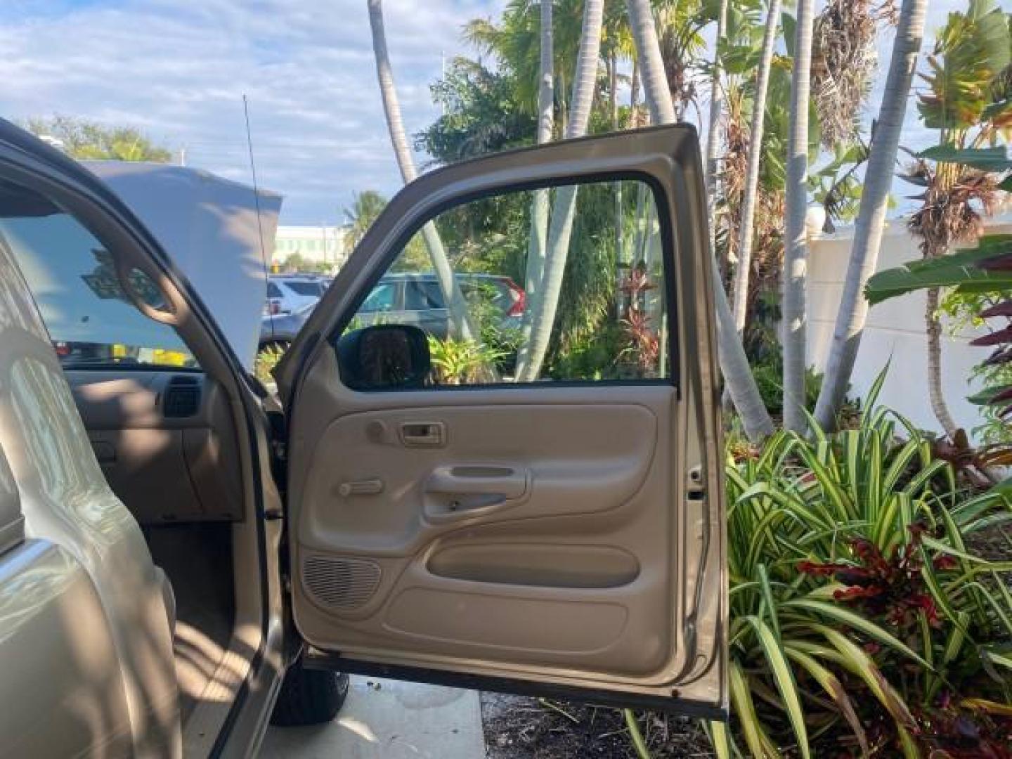 2001 Desert Sand Metallic /Oak Toyota Tundra LOW MILES 65,445 1 OWNER (5TBJN32151S) with an 3.4L DOHC EFI 24-Valve V6 Engine engine, Automatic transmission, located at 4701 North Dixie Hwy, Pompano Beach, FL, 33064, (954) 422-2889, 26.240938, -80.123474 - OUR WEBPAGE FLORIDACARS1.COM HAS OVER 100 PHOTOS AND FREE CARFAX LINK 2001 TOYOTA TUNDRA VIN: 5TBJN32151S215443 5 T B J N 3 2 1 5 1 S 2 1 5 4 4 3 PICKUP 3.4L V6 F DOHC 24V GASOLINE 20 MPG REAR WHEEL DRIVE Features Air Conditioning AM/FM Stereo Automatic Transmission Bed Cover Cassette Player Cloth S - Photo#11