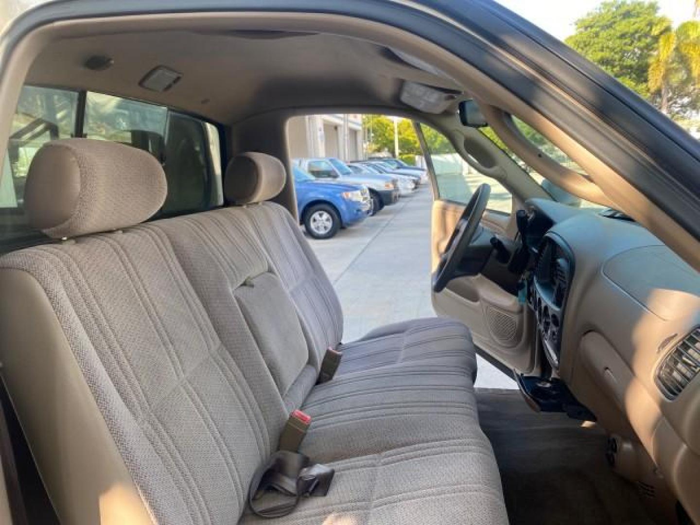 2001 Desert Sand Metallic /Oak Toyota Tundra LOW MILES 65,445 1 OWNER (5TBJN32151S) with an 3.4L DOHC EFI 24-Valve V6 Engine engine, Automatic transmission, located at 4701 North Dixie Hwy, Pompano Beach, FL, 33064, (954) 422-2889, 26.240938, -80.123474 - OUR WEBPAGE FLORIDACARS1.COM HAS OVER 100 PHOTOS AND FREE CARFAX LINK 2001 TOYOTA TUNDRA VIN: 5TBJN32151S215443 5 T B J N 3 2 1 5 1 S 2 1 5 4 4 3 PICKUP 3.4L V6 F DOHC 24V GASOLINE 20 MPG REAR WHEEL DRIVE Features Air Conditioning AM/FM Stereo Automatic Transmission Bed Cover Cassette Player Cloth S - Photo#12