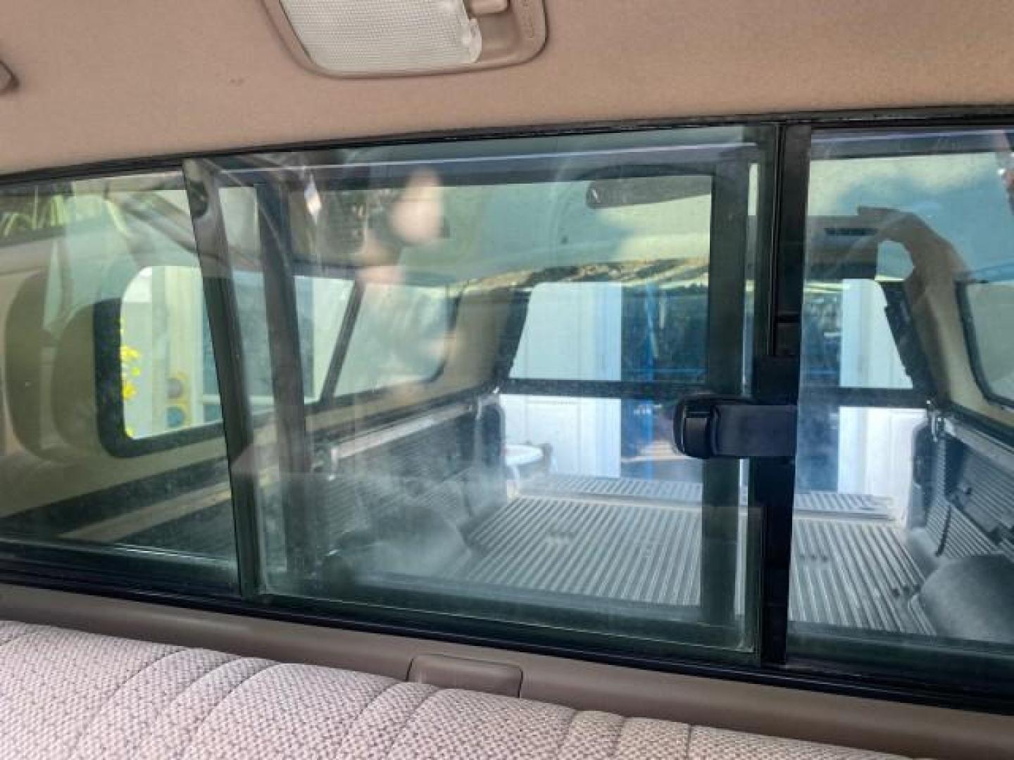 2001 Desert Sand Metallic /Oak Toyota Tundra LOW MILES 65,445 1 OWNER (5TBJN32151S) with an 3.4L DOHC EFI 24-Valve V6 Engine engine, Automatic transmission, located at 4701 North Dixie Hwy, Pompano Beach, FL, 33064, (954) 422-2889, 26.240938, -80.123474 - OUR WEBPAGE FLORIDACARS1.COM HAS OVER 100 PHOTOS AND FREE CARFAX LINK 2001 TOYOTA TUNDRA VIN: 5TBJN32151S215443 5 T B J N 3 2 1 5 1 S 2 1 5 4 4 3 PICKUP 3.4L V6 F DOHC 24V GASOLINE 20 MPG REAR WHEEL DRIVE Features Air Conditioning AM/FM Stereo Automatic Transmission Bed Cover Cassette Player Cloth S - Photo#14