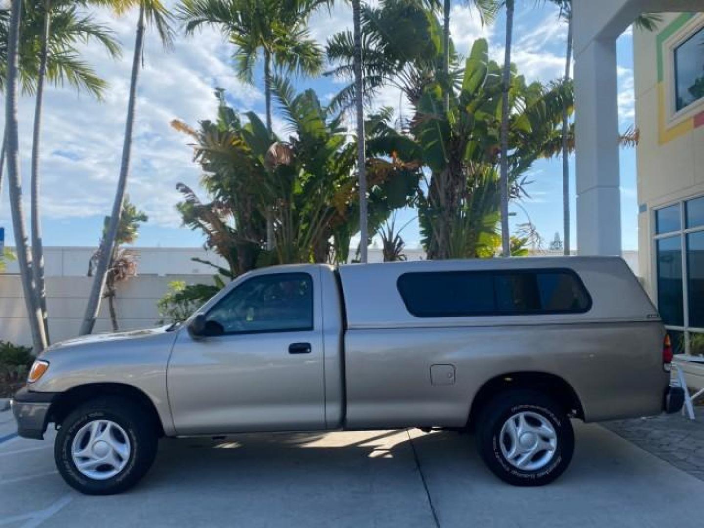 2001 Desert Sand Metallic /Oak Toyota Tundra LOW MILES 65,445 1 OWNER (5TBJN32151S) with an 3.4L DOHC EFI 24-Valve V6 Engine engine, Automatic transmission, located at 4701 North Dixie Hwy, Pompano Beach, FL, 33064, (954) 422-2889, 26.240938, -80.123474 - OUR WEBPAGE FLORIDACARS1.COM HAS OVER 100 PHOTOS AND FREE CARFAX LINK 2001 TOYOTA TUNDRA VIN: 5TBJN32151S215443 5 T B J N 3 2 1 5 1 S 2 1 5 4 4 3 PICKUP 3.4L V6 F DOHC 24V GASOLINE 20 MPG REAR WHEEL DRIVE Features Air Conditioning AM/FM Stereo Automatic Transmission Bed Cover Cassette Player Cloth S - Photo#30