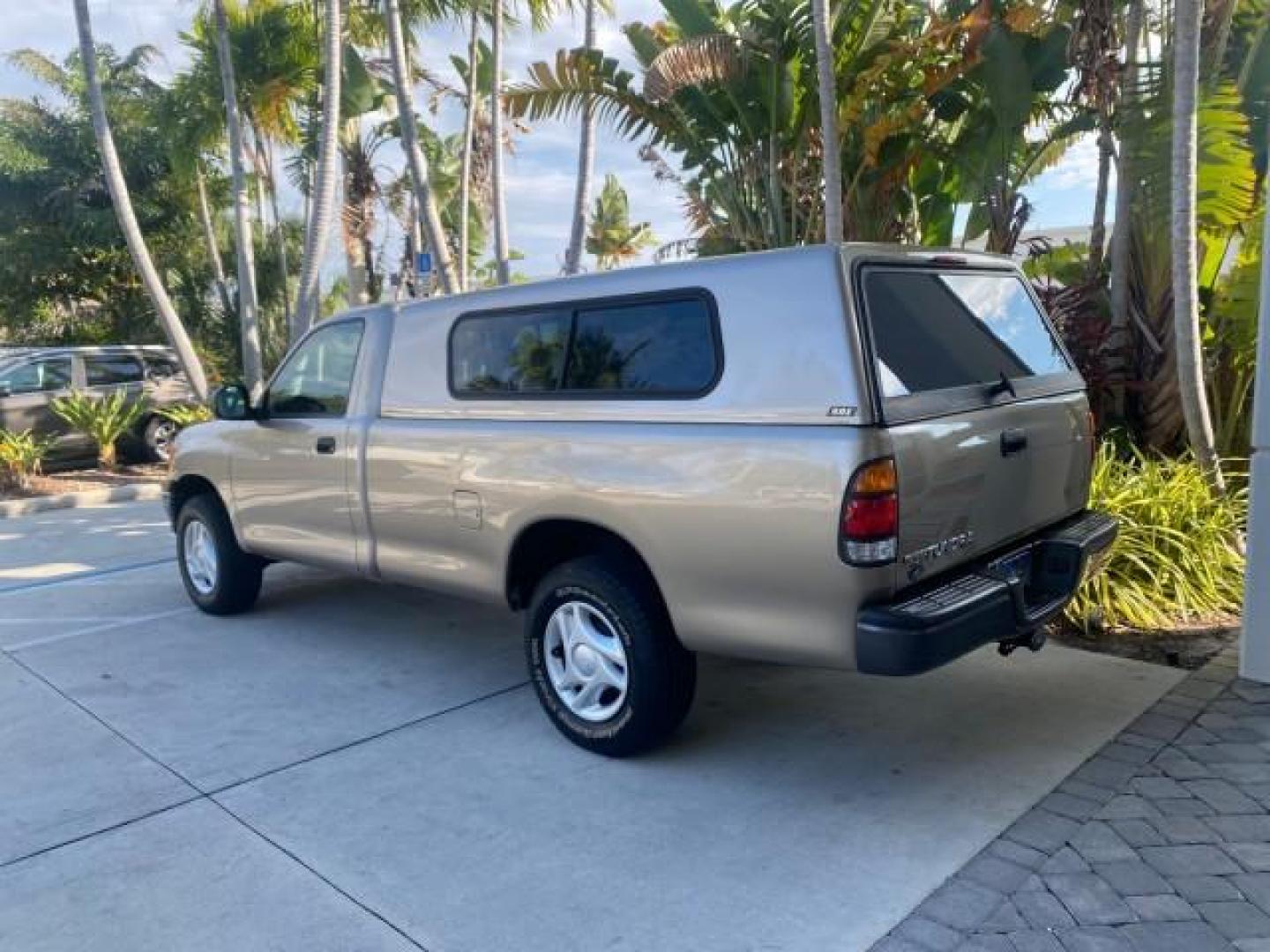 2001 Desert Sand Metallic /Oak Toyota Tundra LOW MILES 65,445 1 OWNER (5TBJN32151S) with an 3.4L DOHC EFI 24-Valve V6 Engine engine, Automatic transmission, located at 4701 North Dixie Hwy, Pompano Beach, FL, 33064, (954) 422-2889, 26.240938, -80.123474 - OUR WEBPAGE FLORIDACARS1.COM HAS OVER 100 PHOTOS AND FREE CARFAX LINK 2001 TOYOTA TUNDRA VIN: 5TBJN32151S215443 5 T B J N 3 2 1 5 1 S 2 1 5 4 4 3 PICKUP 3.4L V6 F DOHC 24V GASOLINE 20 MPG REAR WHEEL DRIVE Features Air Conditioning AM/FM Stereo Automatic Transmission Bed Cover Cassette Player Cloth S - Photo#31