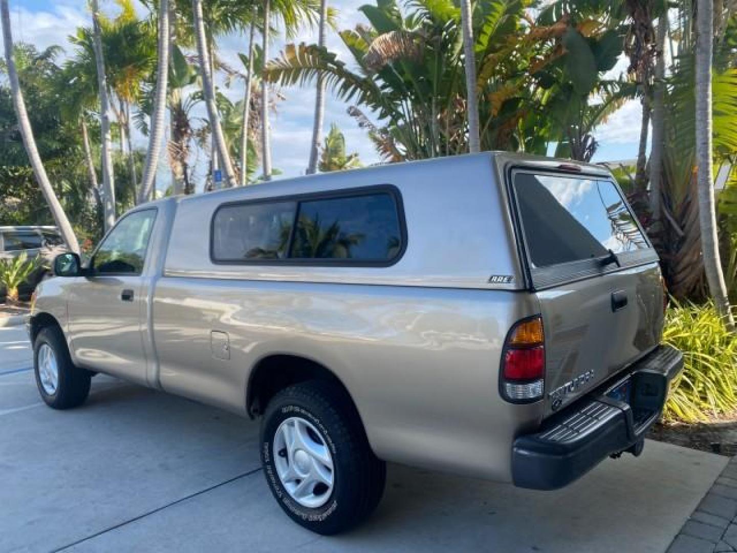 2001 Desert Sand Metallic /Oak Toyota Tundra LOW MILES 65,445 1 OWNER (5TBJN32151S) with an 3.4L DOHC EFI 24-Valve V6 Engine engine, Automatic transmission, located at 4701 North Dixie Hwy, Pompano Beach, FL, 33064, (954) 422-2889, 26.240938, -80.123474 - OUR WEBPAGE FLORIDACARS1.COM HAS OVER 100 PHOTOS AND FREE CARFAX LINK 2001 TOYOTA TUNDRA VIN: 5TBJN32151S215443 5 T B J N 3 2 1 5 1 S 2 1 5 4 4 3 PICKUP 3.4L V6 F DOHC 24V GASOLINE 20 MPG REAR WHEEL DRIVE Features Air Conditioning AM/FM Stereo Automatic Transmission Bed Cover Cassette Player Cloth S - Photo#32