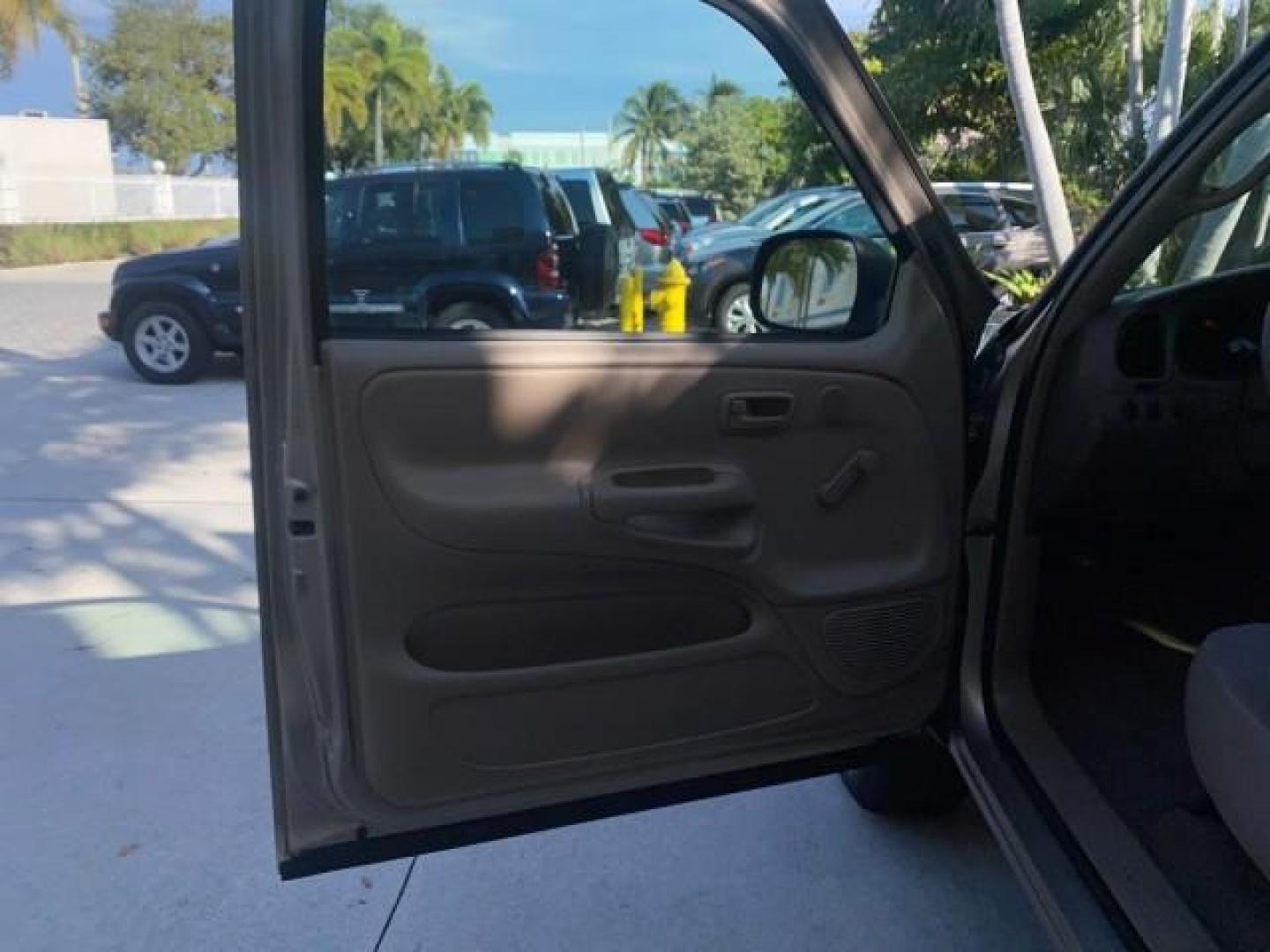 2001 Desert Sand Metallic /Oak Toyota Tundra LOW MILES 65,445 1 OWNER (5TBJN32151S) with an 3.4L DOHC EFI 24-Valve V6 Engine engine, Automatic transmission, located at 4701 North Dixie Hwy, Pompano Beach, FL, 33064, (954) 422-2889, 26.240938, -80.123474 - OUR WEBPAGE FLORIDACARS1.COM HAS OVER 100 PHOTOS AND FREE CARFAX LINK 2001 TOYOTA TUNDRA VIN: 5TBJN32151S215443 5 T B J N 3 2 1 5 1 S 2 1 5 4 4 3 PICKUP 3.4L V6 F DOHC 24V GASOLINE 20 MPG REAR WHEEL DRIVE Features Air Conditioning AM/FM Stereo Automatic Transmission Bed Cover Cassette Player Cloth S - Photo#41