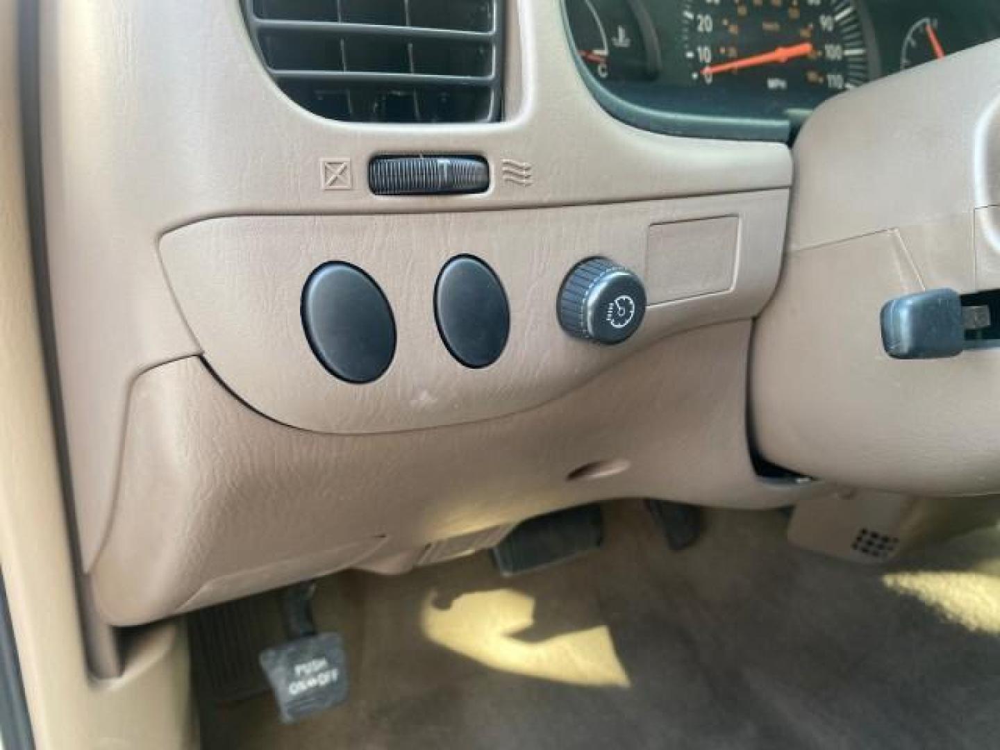 2001 Desert Sand Metallic /Oak Toyota Tundra LOW MILES 65,445 1 OWNER (5TBJN32151S) with an 3.4L DOHC EFI 24-Valve V6 Engine engine, Automatic transmission, located at 4701 North Dixie Hwy, Pompano Beach, FL, 33064, (954) 422-2889, 26.240938, -80.123474 - OUR WEBPAGE FLORIDACARS1.COM HAS OVER 100 PHOTOS AND FREE CARFAX LINK 2001 TOYOTA TUNDRA VIN: 5TBJN32151S215443 5 T B J N 3 2 1 5 1 S 2 1 5 4 4 3 PICKUP 3.4L V6 F DOHC 24V GASOLINE 20 MPG REAR WHEEL DRIVE Features Air Conditioning AM/FM Stereo Automatic Transmission Bed Cover Cassette Player Cloth S - Photo#52