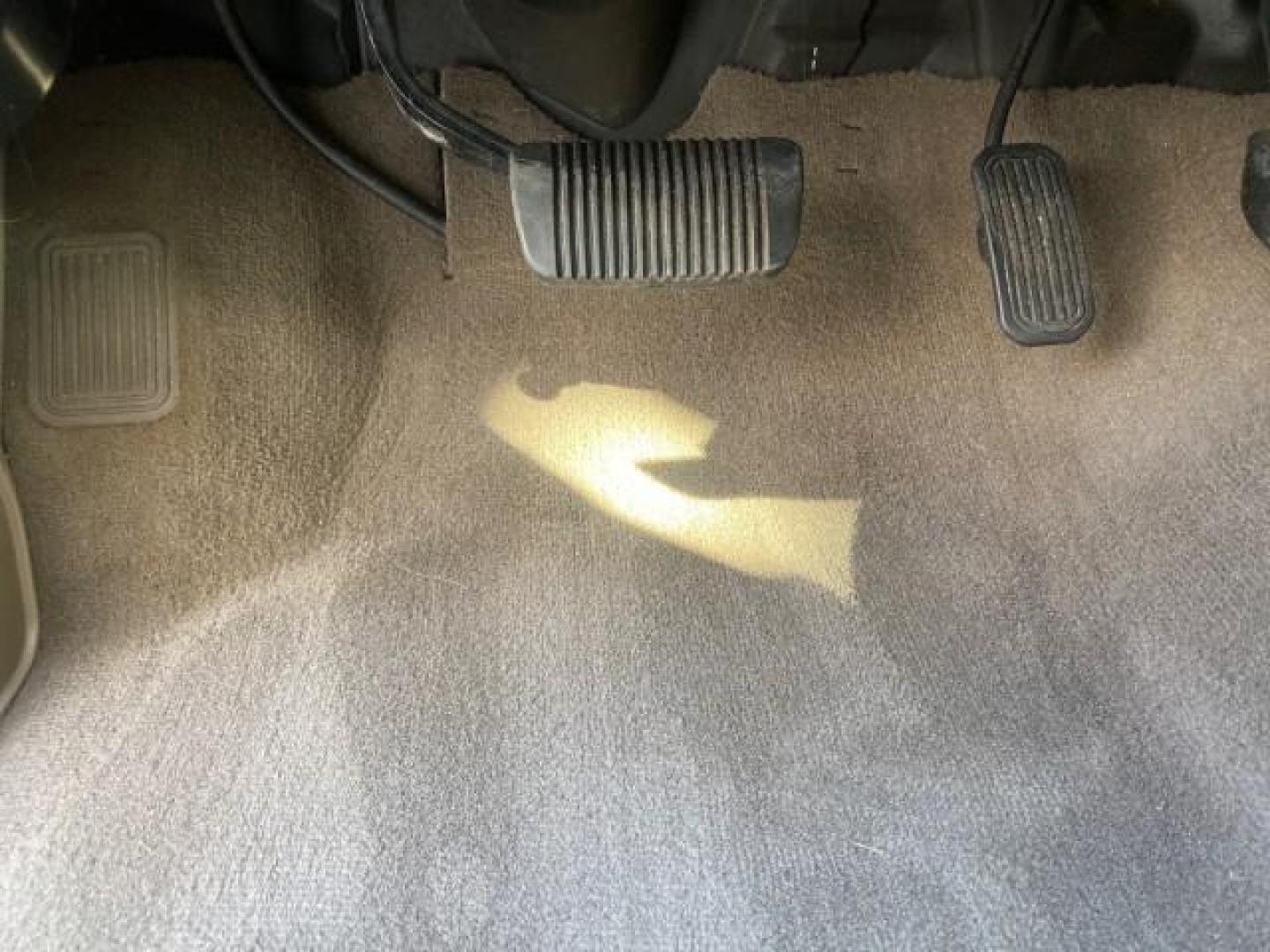 2001 Desert Sand Metallic /Oak Toyota Tundra LOW MILES 65,445 1 OWNER (5TBJN32151S) with an 3.4L DOHC EFI 24-Valve V6 Engine engine, Automatic transmission, located at 4701 North Dixie Hwy, Pompano Beach, FL, 33064, (954) 422-2889, 26.240938, -80.123474 - OUR WEBPAGE FLORIDACARS1.COM HAS OVER 100 PHOTOS AND FREE CARFAX LINK 2001 TOYOTA TUNDRA VIN: 5TBJN32151S215443 5 T B J N 3 2 1 5 1 S 2 1 5 4 4 3 PICKUP 3.4L V6 F DOHC 24V GASOLINE 20 MPG REAR WHEEL DRIVE Features Air Conditioning AM/FM Stereo Automatic Transmission Bed Cover Cassette Player Cloth S - Photo#53