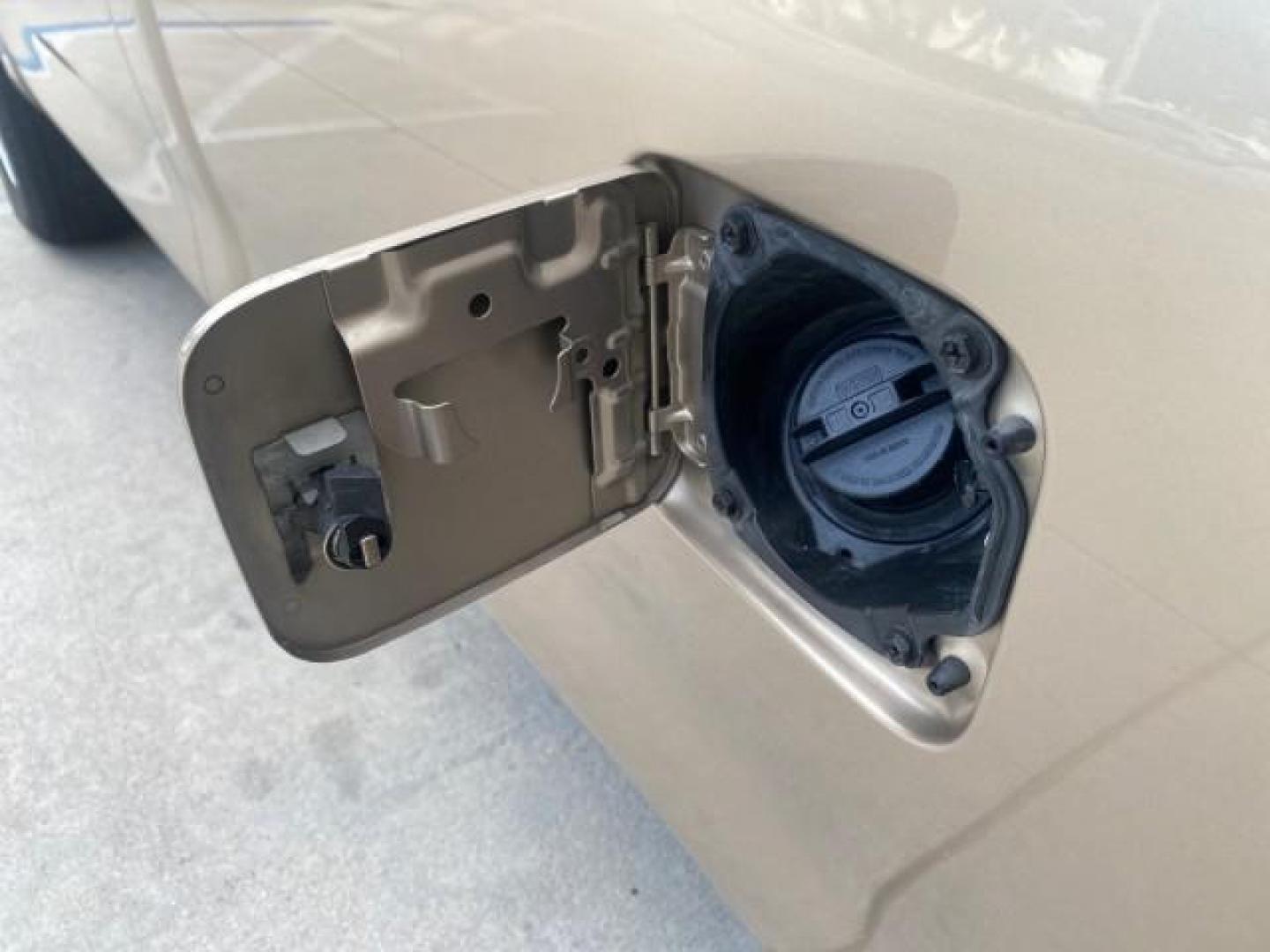 2001 Desert Sand Metallic /Oak Toyota Tundra LOW MILES 65,445 1 OWNER (5TBJN32151S) with an 3.4L DOHC EFI 24-Valve V6 Engine engine, Automatic transmission, located at 4701 North Dixie Hwy, Pompano Beach, FL, 33064, (954) 422-2889, 26.240938, -80.123474 - OUR WEBPAGE FLORIDACARS1.COM HAS OVER 100 PHOTOS AND FREE CARFAX LINK 2001 TOYOTA TUNDRA VIN: 5TBJN32151S215443 5 T B J N 3 2 1 5 1 S 2 1 5 4 4 3 PICKUP 3.4L V6 F DOHC 24V GASOLINE 20 MPG REAR WHEEL DRIVE Features Air Conditioning AM/FM Stereo Automatic Transmission Bed Cover Cassette Player Cloth S - Photo#72