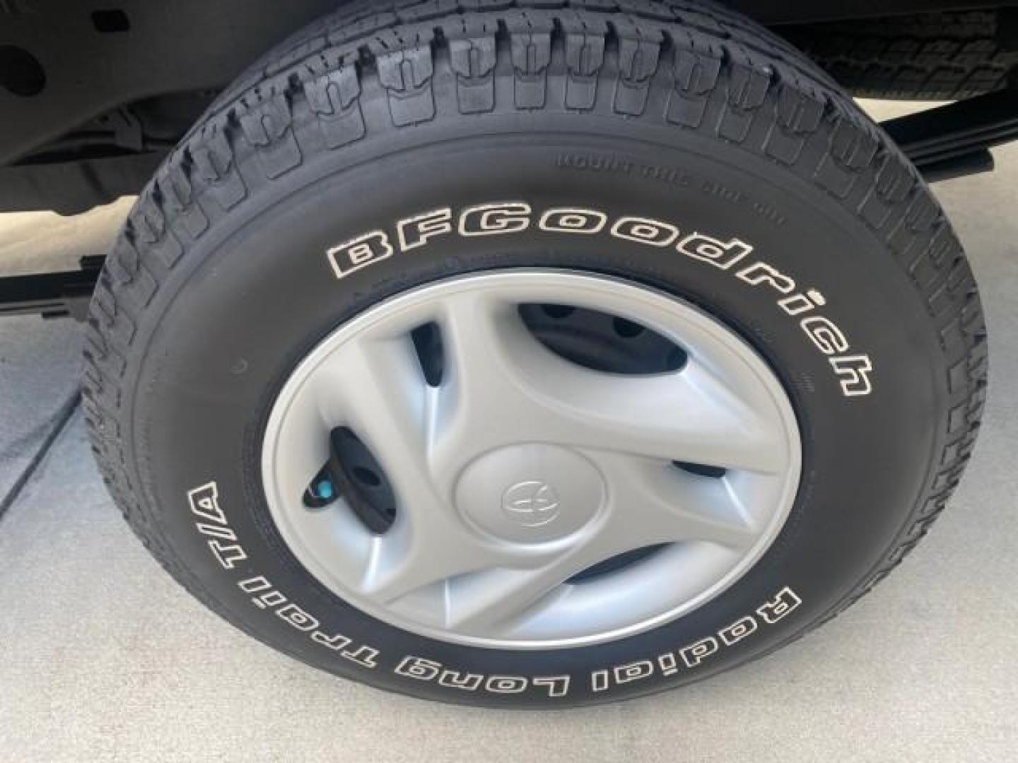 2001 Desert Sand Metallic /Oak Toyota Tundra LOW MILES 65,445 1 OWNER (5TBJN32151S) with an 3.4L DOHC EFI 24-Valve V6 Engine engine, Automatic transmission, located at 4701 North Dixie Hwy, Pompano Beach, FL, 33064, (954) 422-2889, 26.240938, -80.123474 - OUR WEBPAGE FLORIDACARS1.COM HAS OVER 100 PHOTOS AND FREE CARFAX LINK 2001 TOYOTA TUNDRA VIN: 5TBJN32151S215443 5 T B J N 3 2 1 5 1 S 2 1 5 4 4 3 PICKUP 3.4L V6 F DOHC 24V GASOLINE 20 MPG REAR WHEEL DRIVE Features Air Conditioning AM/FM Stereo Automatic Transmission Bed Cover Cassette Player Cloth S - Photo#74