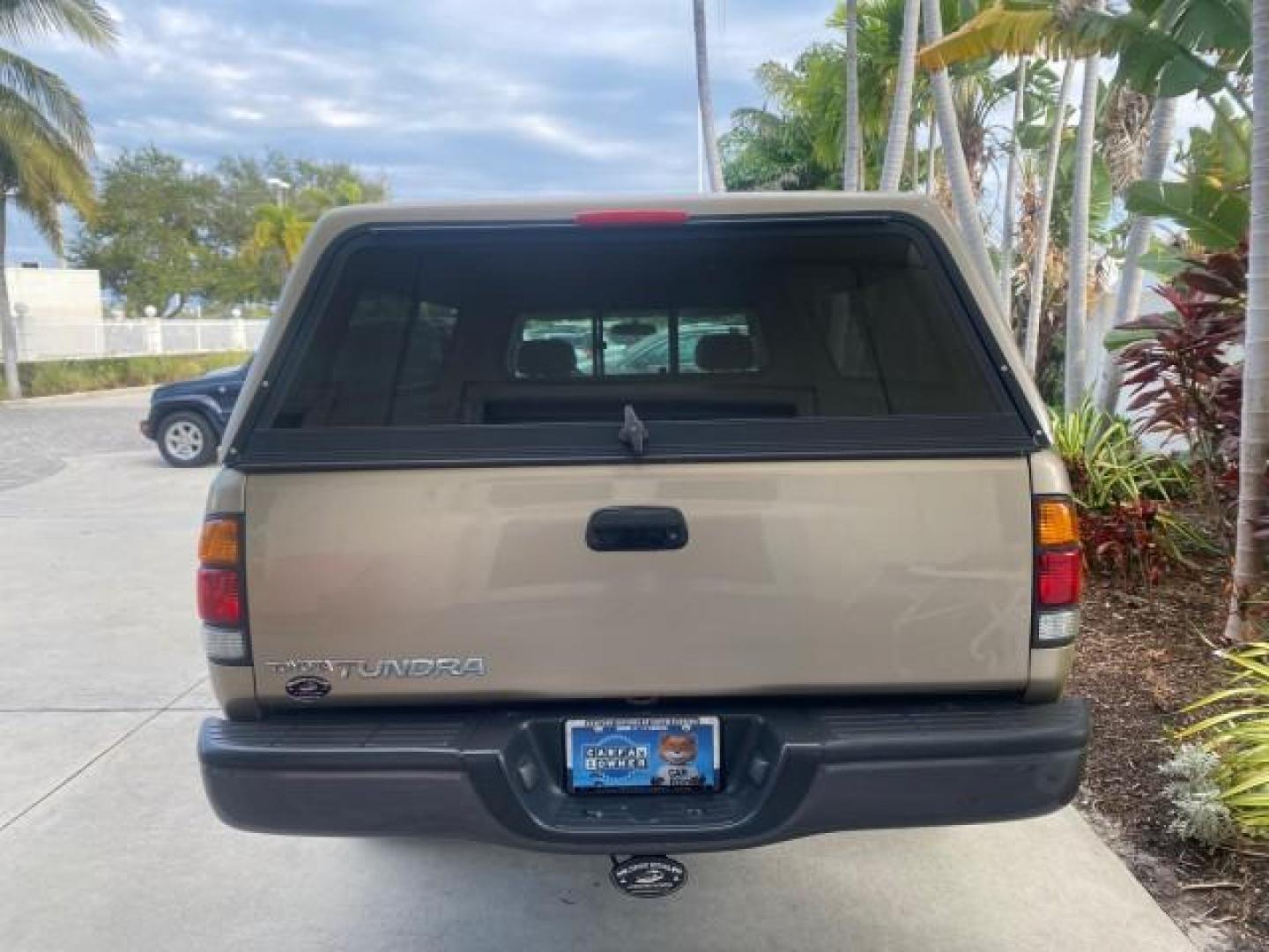 2001 Desert Sand Metallic /Oak Toyota Tundra LOW MILES 65,445 1 OWNER (5TBJN32151S) with an 3.4L DOHC EFI 24-Valve V6 Engine engine, Automatic transmission, located at 4701 North Dixie Hwy, Pompano Beach, FL, 33064, (954) 422-2889, 26.240938, -80.123474 - OUR WEBPAGE FLORIDACARS1.COM HAS OVER 100 PHOTOS AND FREE CARFAX LINK 2001 TOYOTA TUNDRA VIN: 5TBJN32151S215443 5 T B J N 3 2 1 5 1 S 2 1 5 4 4 3 PICKUP 3.4L V6 F DOHC 24V GASOLINE 20 MPG REAR WHEEL DRIVE Features Air Conditioning AM/FM Stereo Automatic Transmission Bed Cover Cassette Player Cloth S - Photo#78