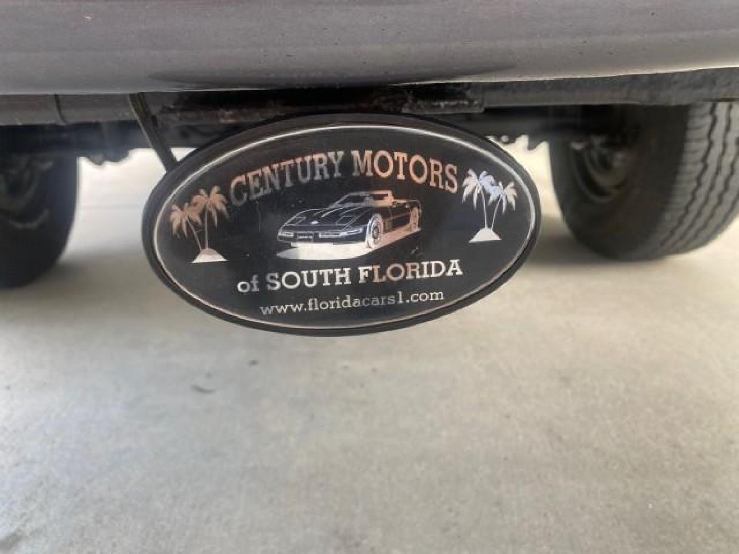 2001 Desert Sand Metallic /Oak Toyota Tundra LOW MILES 65,445 1 OWNER (5TBJN32151S) with an 3.4L DOHC EFI 24-Valve V6 Engine engine, Automatic transmission, located at 4701 North Dixie Hwy, Pompano Beach, FL, 33064, (954) 422-2889, 26.240938, -80.123474 - OUR WEBPAGE FLORIDACARS1.COM HAS OVER 100 PHOTOS AND FREE CARFAX LINK 2001 TOYOTA TUNDRA VIN: 5TBJN32151S215443 5 T B J N 3 2 1 5 1 S 2 1 5 4 4 3 PICKUP 3.4L V6 F DOHC 24V GASOLINE 20 MPG REAR WHEEL DRIVE Features Air Conditioning AM/FM Stereo Automatic Transmission Bed Cover Cassette Player Cloth S - Photo#80