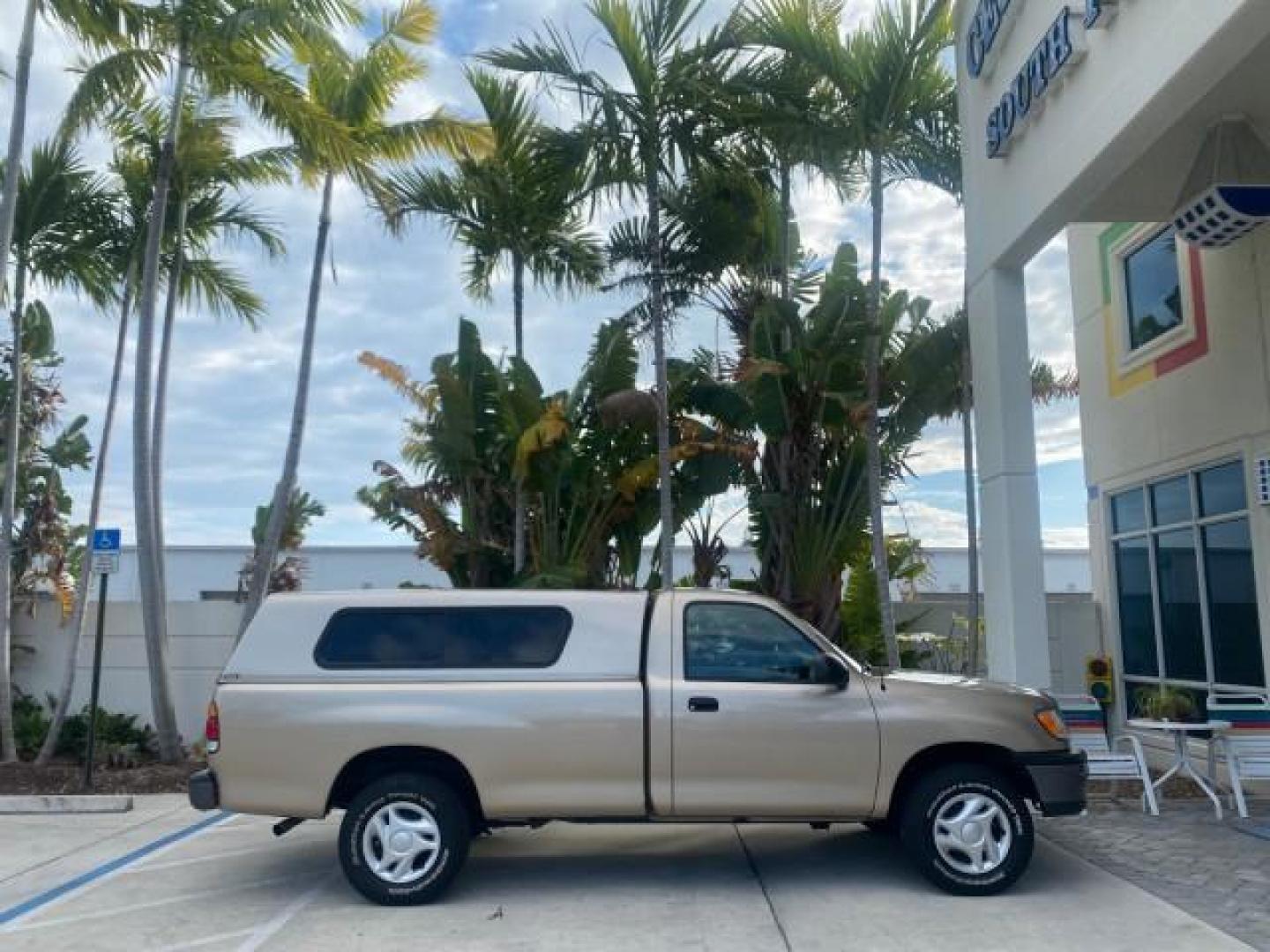 2001 Desert Sand Metallic /Oak Toyota Tundra LOW MILES 65,445 1 OWNER (5TBJN32151S) with an 3.4L DOHC EFI 24-Valve V6 Engine engine, Automatic transmission, located at 4701 North Dixie Hwy, Pompano Beach, FL, 33064, (954) 422-2889, 26.240938, -80.123474 - OUR WEBPAGE FLORIDACARS1.COM HAS OVER 100 PHOTOS AND FREE CARFAX LINK 2001 TOYOTA TUNDRA VIN: 5TBJN32151S215443 5 T B J N 3 2 1 5 1 S 2 1 5 4 4 3 PICKUP 3.4L V6 F DOHC 24V GASOLINE 20 MPG REAR WHEEL DRIVE Features Air Conditioning AM/FM Stereo Automatic Transmission Bed Cover Cassette Player Cloth S - Photo#94