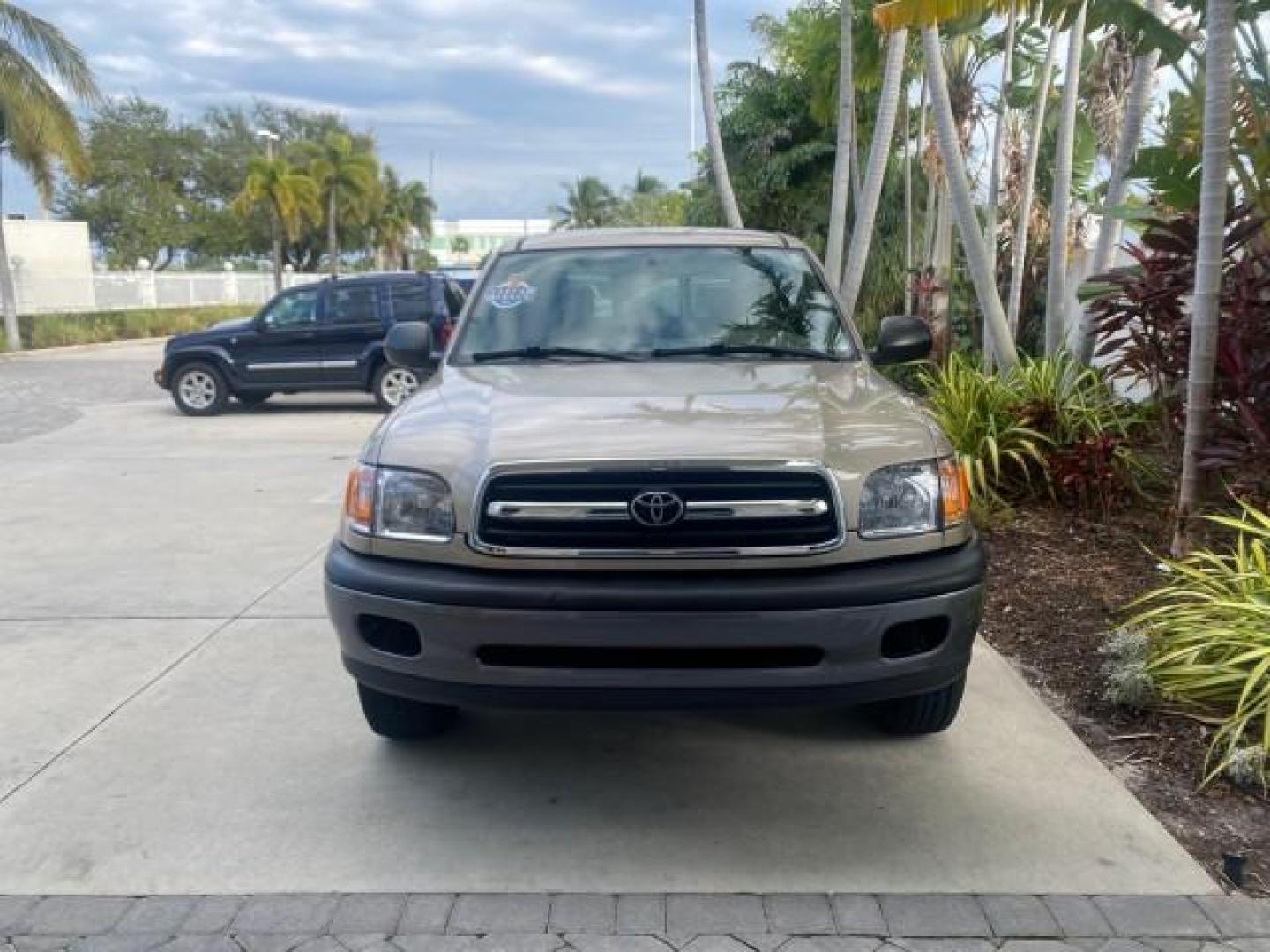 2001 Desert Sand Metallic /Oak Toyota Tundra LOW MILES 65,445 1 OWNER (5TBJN32151S) with an 3.4L DOHC EFI 24-Valve V6 Engine engine, Automatic transmission, located at 4701 North Dixie Hwy, Pompano Beach, FL, 33064, (954) 422-2889, 26.240938, -80.123474 - OUR WEBPAGE FLORIDACARS1.COM HAS OVER 100 PHOTOS AND FREE CARFAX LINK 2001 TOYOTA TUNDRA VIN: 5TBJN32151S215443 5 T B J N 3 2 1 5 1 S 2 1 5 4 4 3 PICKUP 3.4L V6 F DOHC 24V GASOLINE 20 MPG REAR WHEEL DRIVE Features Air Conditioning AM/FM Stereo Automatic Transmission Bed Cover Cassette Player Cloth S - Photo#97