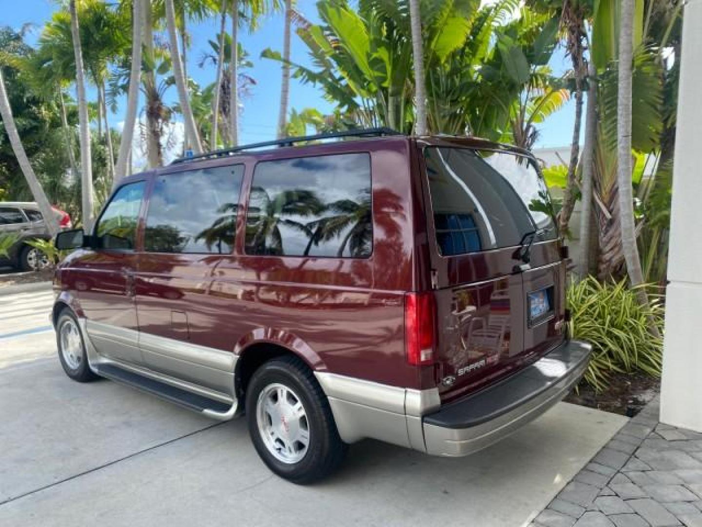 2003 Dark Toreador Red Metallic /Pewter GMC Safari Passenger LOW MILES 34,284 1 OWNER 8 PASSENGER (1GKEL19X13B) with an 4.3L Vortec 4300 V6 MFI Engine engine, Automatic transmission, located at 4701 North Dixie Hwy, Pompano Beach, FL, 33064, (954) 422-2889, 26.240938, -80.123474 - OUR WEBPAGE FLORIDACARS1.COM HAS OVER 100 PHOTOS AND FREE CARFAX LINK 2003 GMC SAFARI 8 PASSENGER AWD 1 OWNER SINCE NEW - ONE OF A KIND FIND VIN: 1GKEL19X13B516237 1 G K E L 1 9 X 1 3 B 5 1 6 2 3 7 VAN 4.3L V6 F OHV 12V GASOLINE 18 MPG ALL WHEEL DRIVE Features 4WD/AWD ABS Brakes Air Conditioning All - Photo#5
