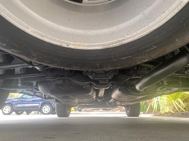 2010 Blizzard Pearl /Black Toyota Highlander SE LOW MILES 55,307 4WD (5TDJK3EH9AS) with an 3.5L V6 Cylinder Engine engine, Automatic transmission, located at 4701 North Dixie Hwy, Pompano Beach, FL, 33064, (954) 422-2889, 26.240938, -80.123474 - OUR WEBPAGE FLORIDACARS1.COM HAS OVER 100 PHOTOS AND FREE CARFAX LINK 2010 TOYOTA HIGHLANDER SE 4 WHEEL DRIVE THIRD ROW SUNROOF PEARL WHITE LEATHER TOW PACKAGE VIN: 5TDJK3EH9AS008451 5 T D J K 3 E H 9 A S 0 0 8 4 5 1 4 DOOR WAGON/SPORT UTILITY 3.5L V6 F DOHC 24V GASOLINE 23 MPG ALL WHEEL DRIVE Featu - Photo#22