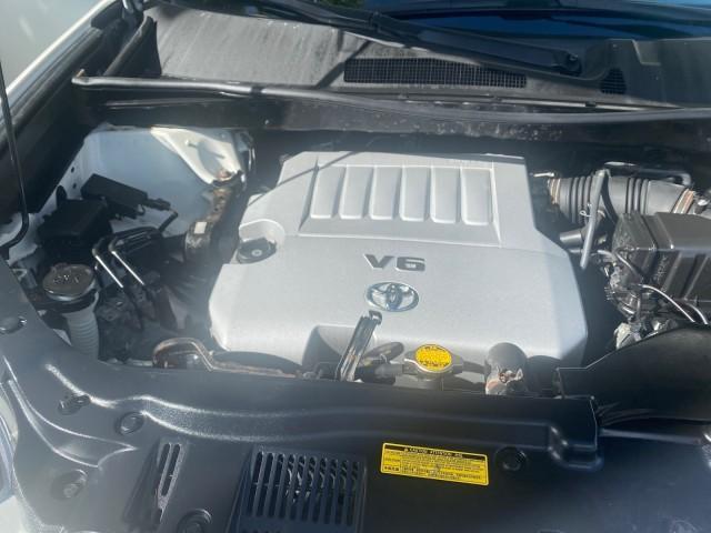 2010 Blizzard Pearl /Black Toyota Highlander SE LOW MILES 55,307 4WD (5TDJK3EH9AS) with an 3.5L V6 Cylinder Engine engine, Automatic transmission, located at 4701 North Dixie Hwy, Pompano Beach, FL, 33064, (954) 422-2889, 26.240938, -80.123474 - OUR WEBPAGE FLORIDACARS1.COM HAS OVER 100 PHOTOS AND FREE CARFAX LINK 2010 TOYOTA HIGHLANDER SE 4 WHEEL DRIVE THIRD ROW SUNROOF PEARL WHITE LEATHER TOW PACKAGE VIN: 5TDJK3EH9AS008451 5 T D J K 3 E H 9 A S 0 0 8 4 5 1 4 DOOR WAGON/SPORT UTILITY 3.5L V6 F DOHC 24V GASOLINE 23 MPG ALL WHEEL DRIVE Featu - Photo#25