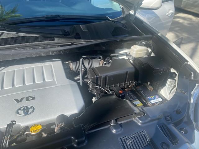 2010 Blizzard Pearl /Black Toyota Highlander SE LOW MILES 55,307 4WD (5TDJK3EH9AS) with an 3.5L V6 Cylinder Engine engine, Automatic transmission, located at 4701 North Dixie Hwy, Pompano Beach, FL, 33064, (954) 422-2889, 26.240938, -80.123474 - OUR WEBPAGE FLORIDACARS1.COM HAS OVER 100 PHOTOS AND FREE CARFAX LINK 2010 TOYOTA HIGHLANDER SE 4 WHEEL DRIVE THIRD ROW SUNROOF PEARL WHITE LEATHER TOW PACKAGE VIN: 5TDJK3EH9AS008451 5 T D J K 3 E H 9 A S 0 0 8 4 5 1 4 DOOR WAGON/SPORT UTILITY 3.5L V6 F DOHC 24V GASOLINE 23 MPG ALL WHEEL DRIVE Featu - Photo#26